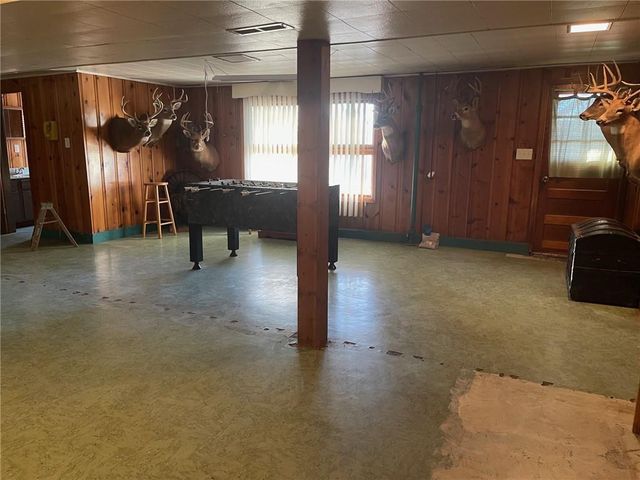 6106 N Lenox Avenue, Kansas City, MO 64151