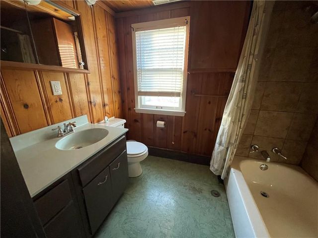 6106 N Lenox Avenue, Kansas City, MO 64151