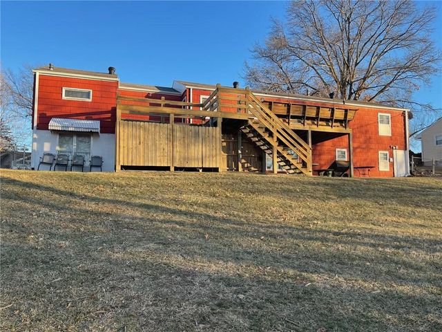 6106 N Lenox Avenue, Kansas City, MO 64151