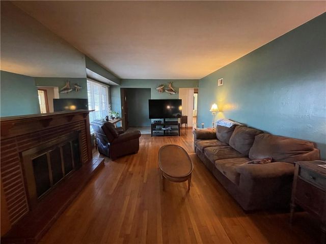 6106 N Lenox Avenue, Kansas City, MO 64151