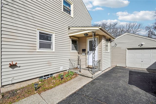 316 Coolidge Road, Irondequoit, NY 14622