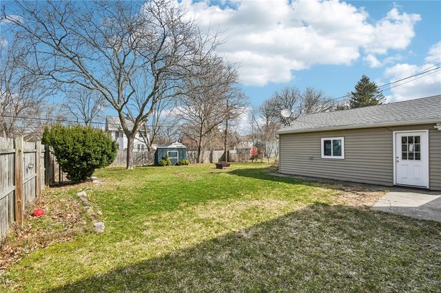 316 Coolidge Road, Irondequoit, NY 14622