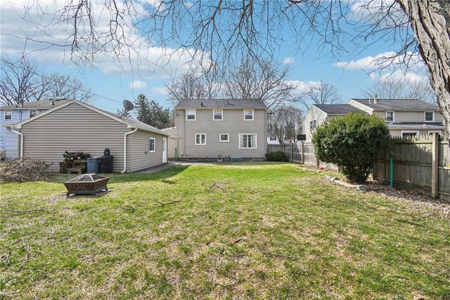 316 Coolidge Road, Irondequoit, NY 14622