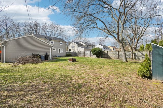 316 Coolidge Road, Irondequoit, NY 14622