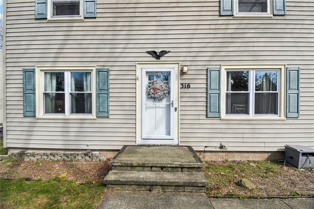 316 Coolidge Road, Irondequoit, NY 14622