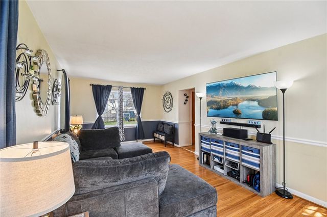 316 Coolidge Road, Irondequoit, NY 14622