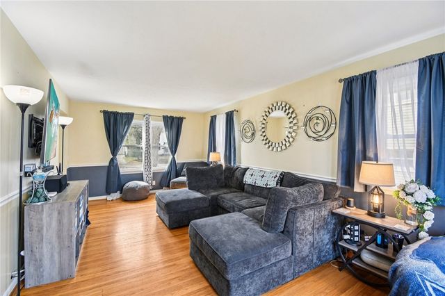 316 Coolidge Road, Irondequoit, NY 14622