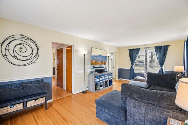 316 Coolidge Road, Irondequoit, NY 14622