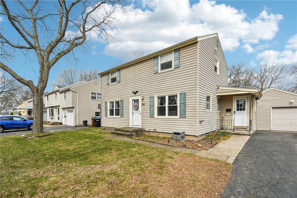 316 Coolidge Road, Irondequoit, NY 14622