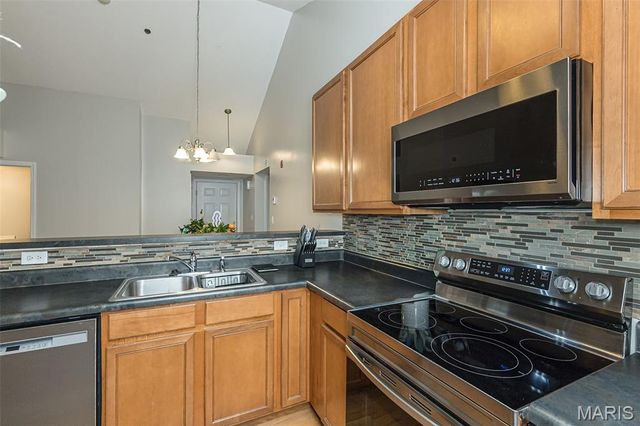 534 Saravalle Drive, St Peters, MO 63376