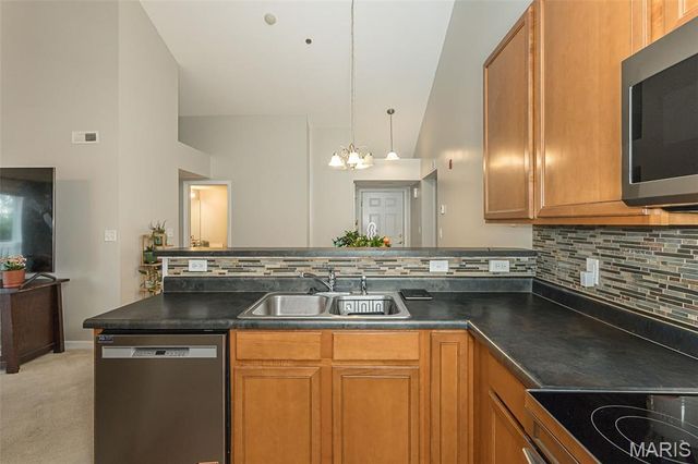 534 Saravalle Drive, St Peters, MO 63376
