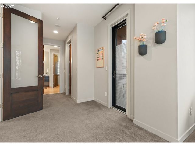 1684 Nw RIVERSCAPE St, Portland, OR 97209