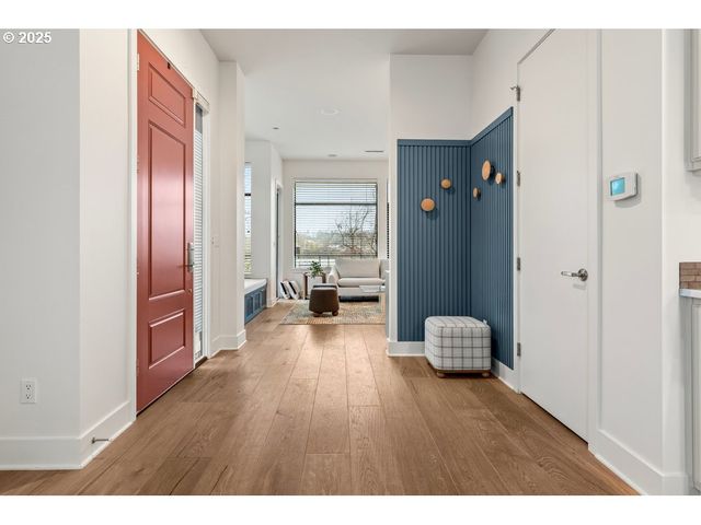 1684 Nw RIVERSCAPE St, Portland, OR 97209