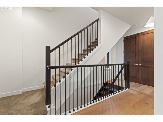 1684 Nw RIVERSCAPE St, Portland, OR 97209