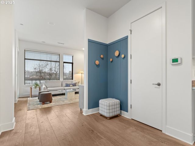 1684 Nw RIVERSCAPE St, Portland, OR 97209