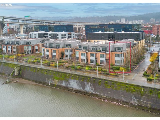 1684 Nw RIVERSCAPE St, Portland, OR 97209