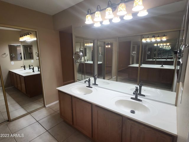 9126 W Maui Lane, Peoria, AZ 85381
