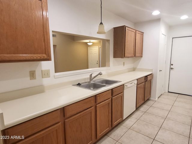 9126 W Maui Lane, Peoria, AZ 85381