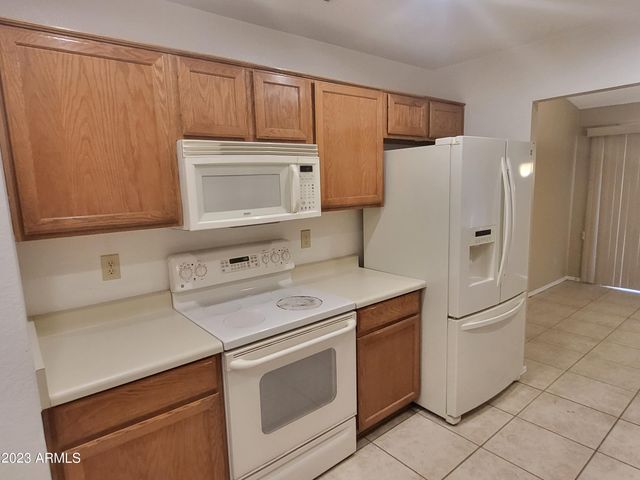 9126 W Maui Lane, Peoria, AZ 85381