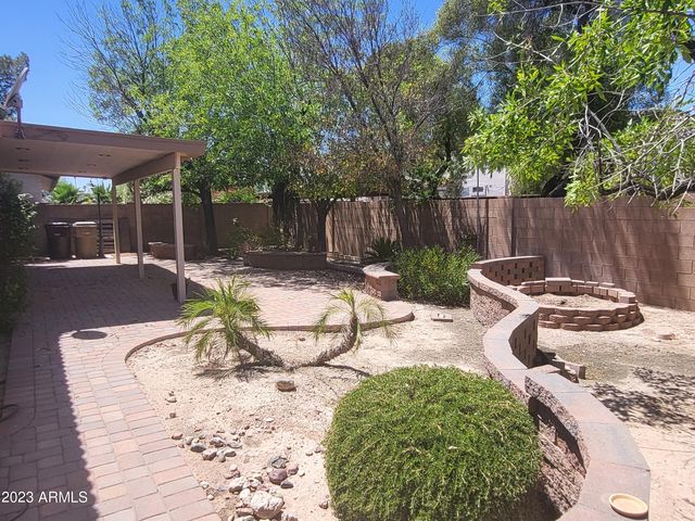 9126 W Maui Lane, Peoria, AZ 85381