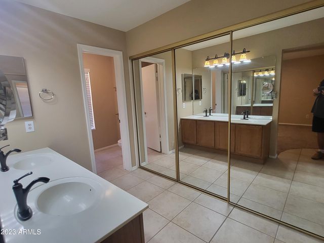9126 W Maui Lane, Peoria, AZ 85381