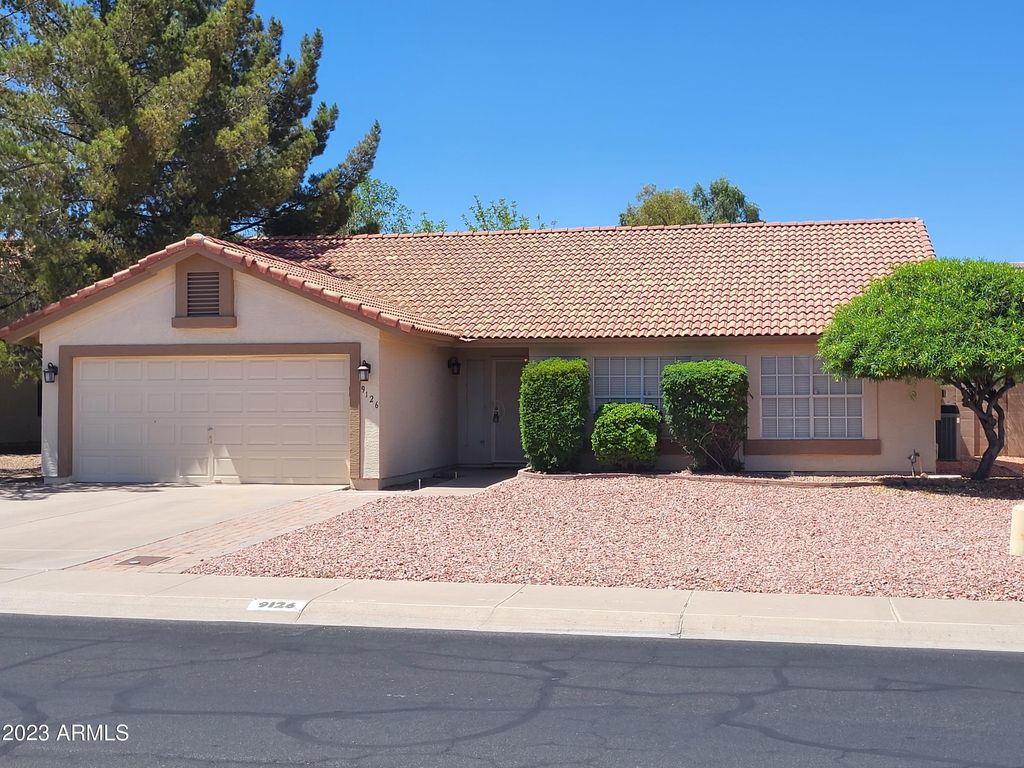 9126 W Maui Lane, Peoria, AZ 85381