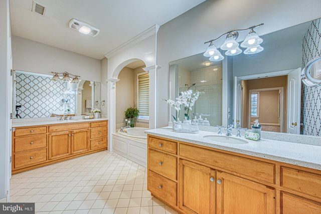 371 APPLEBROOK DR, Malvern, PA 19355