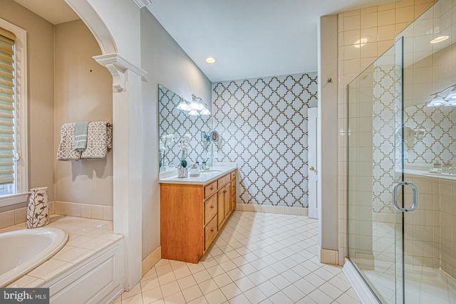 371 APPLEBROOK DR, Malvern, PA 19355