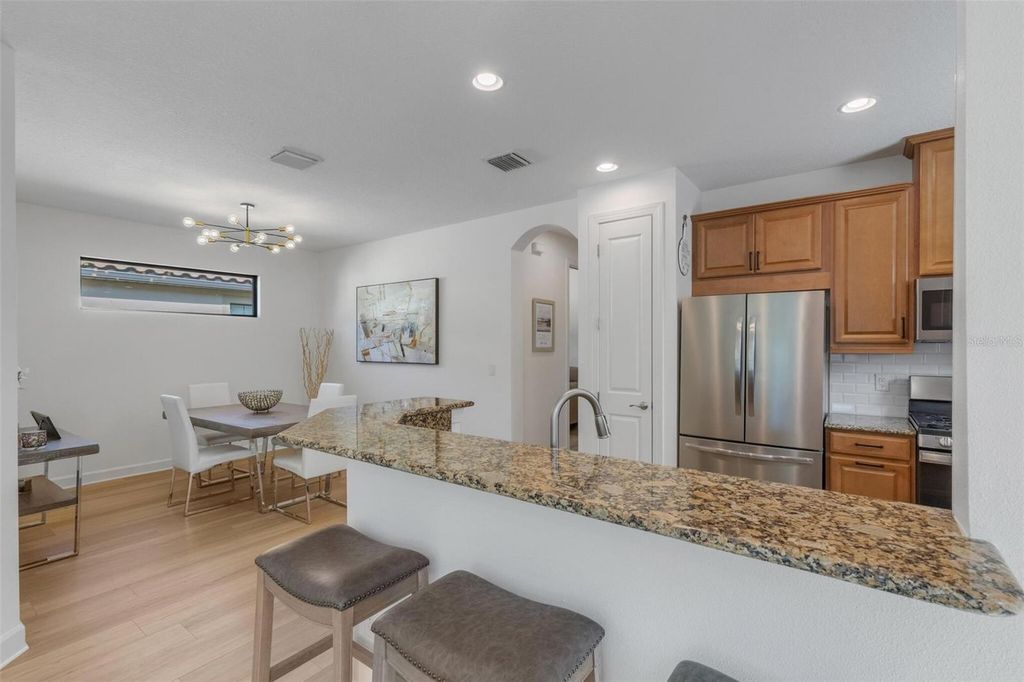 Image 16 of property listing at 8413 ALBERATA VISTA DRIVE, Tampa, FL 33647