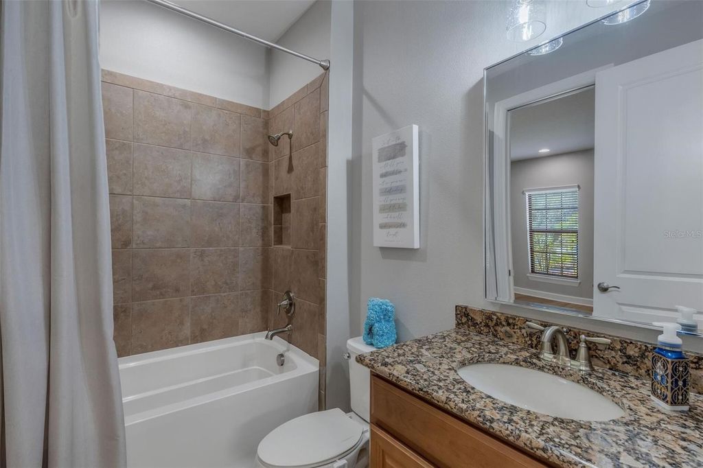 Image 22 of property listing at 8413 ALBERATA VISTA DRIVE, Tampa, FL 33647