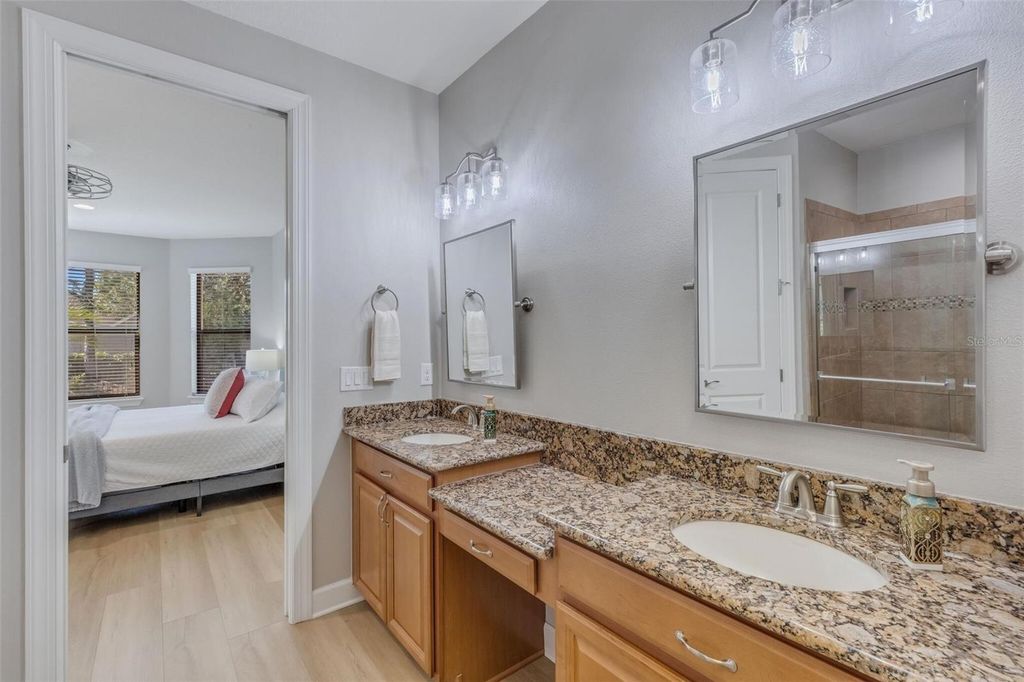 Image 26 of property listing at 8413 ALBERATA VISTA DRIVE, Tampa, FL 33647