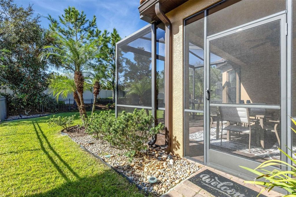 Image 30 of property listing at 8413 ALBERATA VISTA DRIVE, Tampa, FL 33647