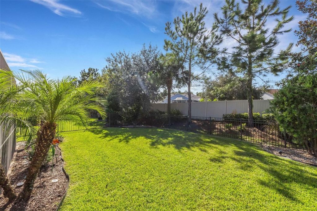 Image 33 of property listing at 8413 ALBERATA VISTA DRIVE, Tampa, FL 33647