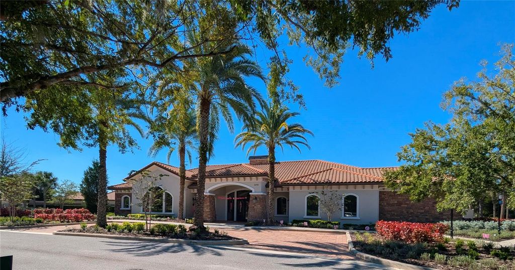 Image 34 of property listing at 8413 ALBERATA VISTA DRIVE, Tampa, FL 33647