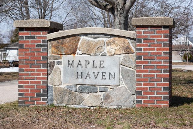 11 Suzanne Drive, Portsmouth, NH 03801