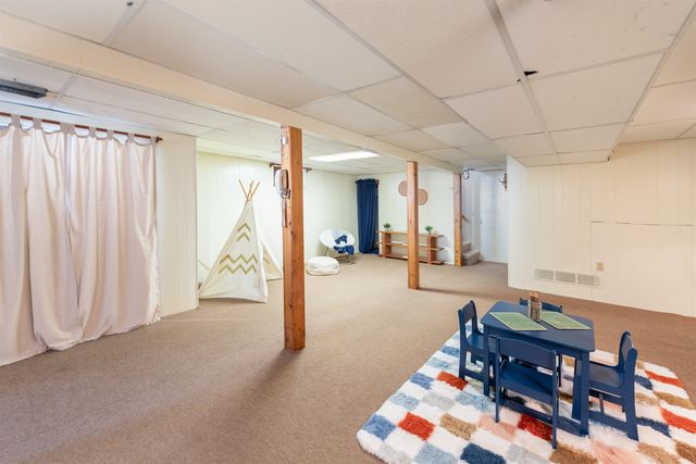 11 Suzanne Drive, Portsmouth, NH 03801