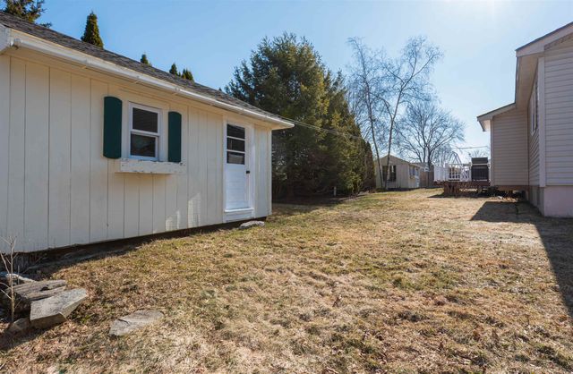 11 Suzanne Drive, Portsmouth, NH 03801