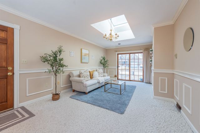 11 Suzanne Drive, Portsmouth, NH 03801