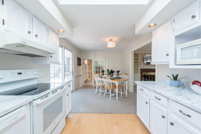 11 Suzanne Drive, Portsmouth, NH 03801