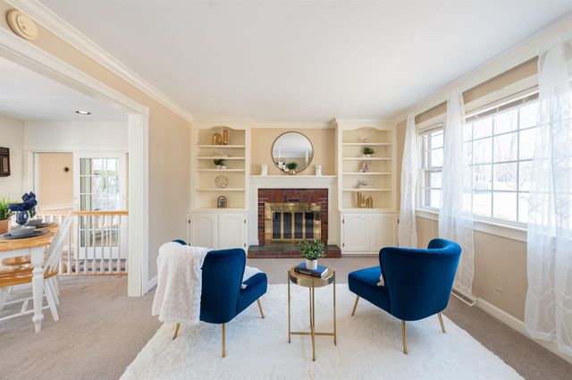 11 Suzanne Drive, Portsmouth, NH 03801