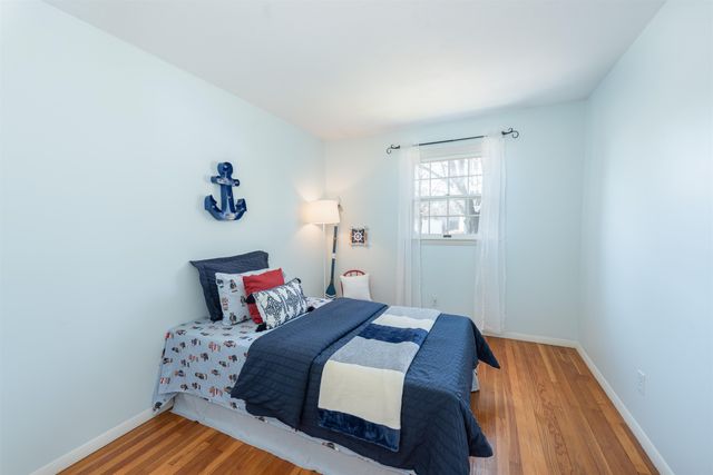 11 Suzanne Drive, Portsmouth, NH 03801