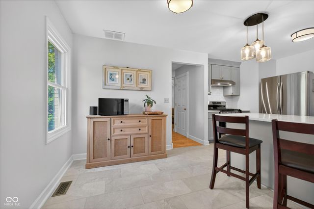 281 Lansdowne Drive, Noblesville, IN 46060