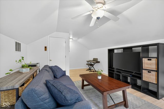 281 Lansdowne Drive, Noblesville, IN 46060