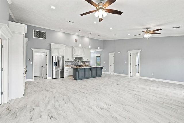 255 Tommys Lane, Lake Charles, LA 70615