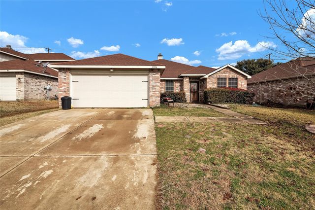 2056 Swenson Court, Grand Prairie, TX 75052