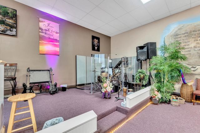 124 W Hobart Street, Ashley, IN 46705