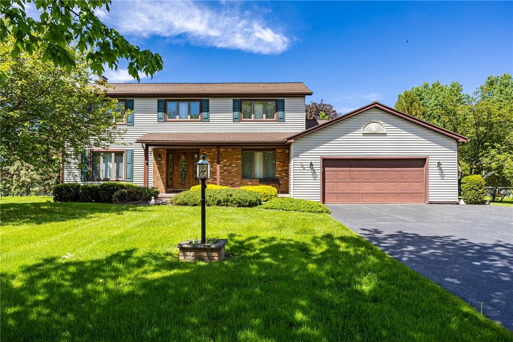 144 Guygrace Lane, Penfield, NY 14580