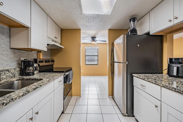 124 LOBLOLLY COURT H, Oldsmar, FL 34677