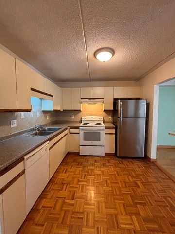 200 Cove Way 318, Quincy, MA 02169