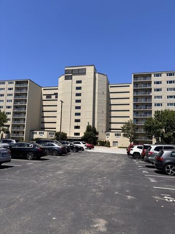 200 Cove Way 318, Quincy, MA 02169